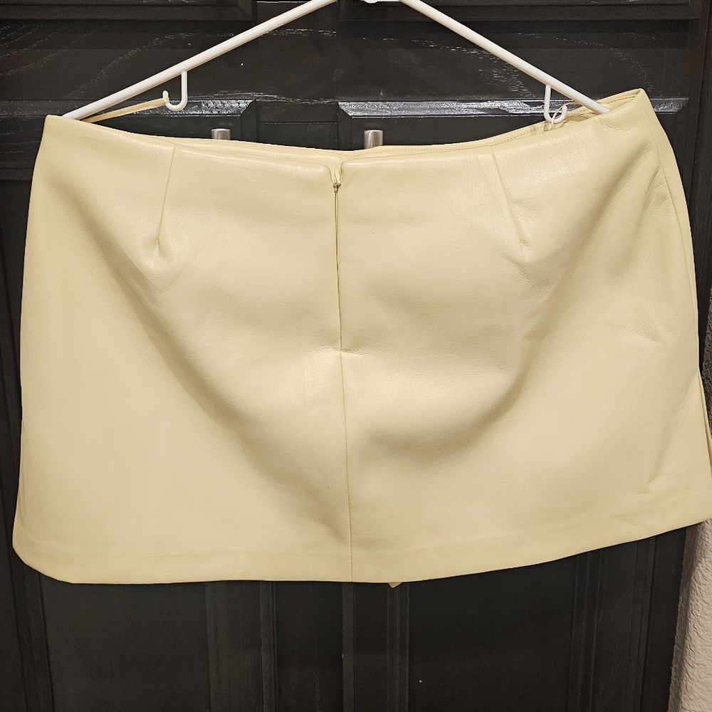 Cream Mini Pencil Skirt for Cocktail